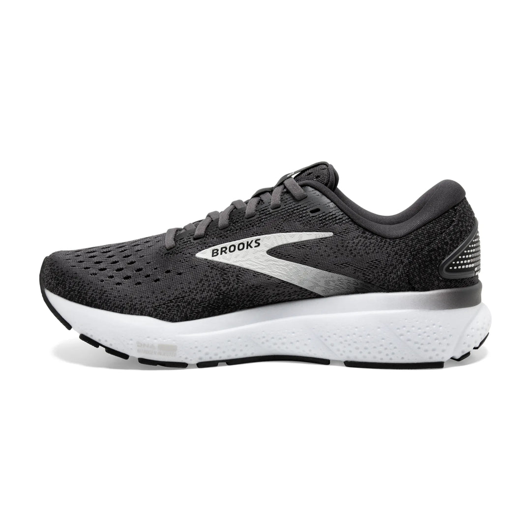 Black brooks running shoes deals